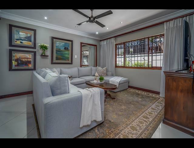 6 BEDROOM FREEHOLD FOR SALE IN COWIES HILL